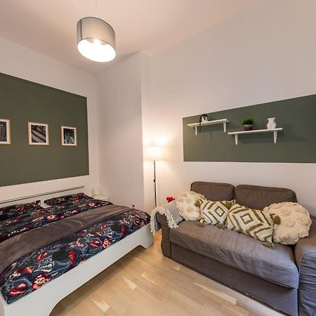 Wenceslas Square Apartment Прага Екстер'єр фото