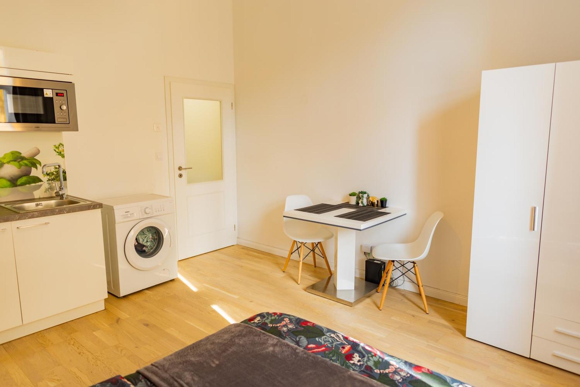 Wenceslas Square Apartment Прага Екстер'єр фото
