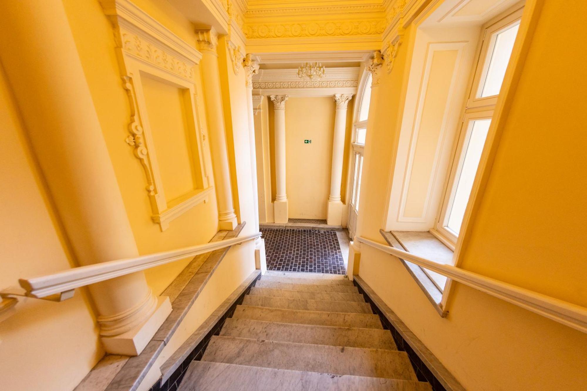 Wenceslas Square Apartment Прага Екстер'єр фото