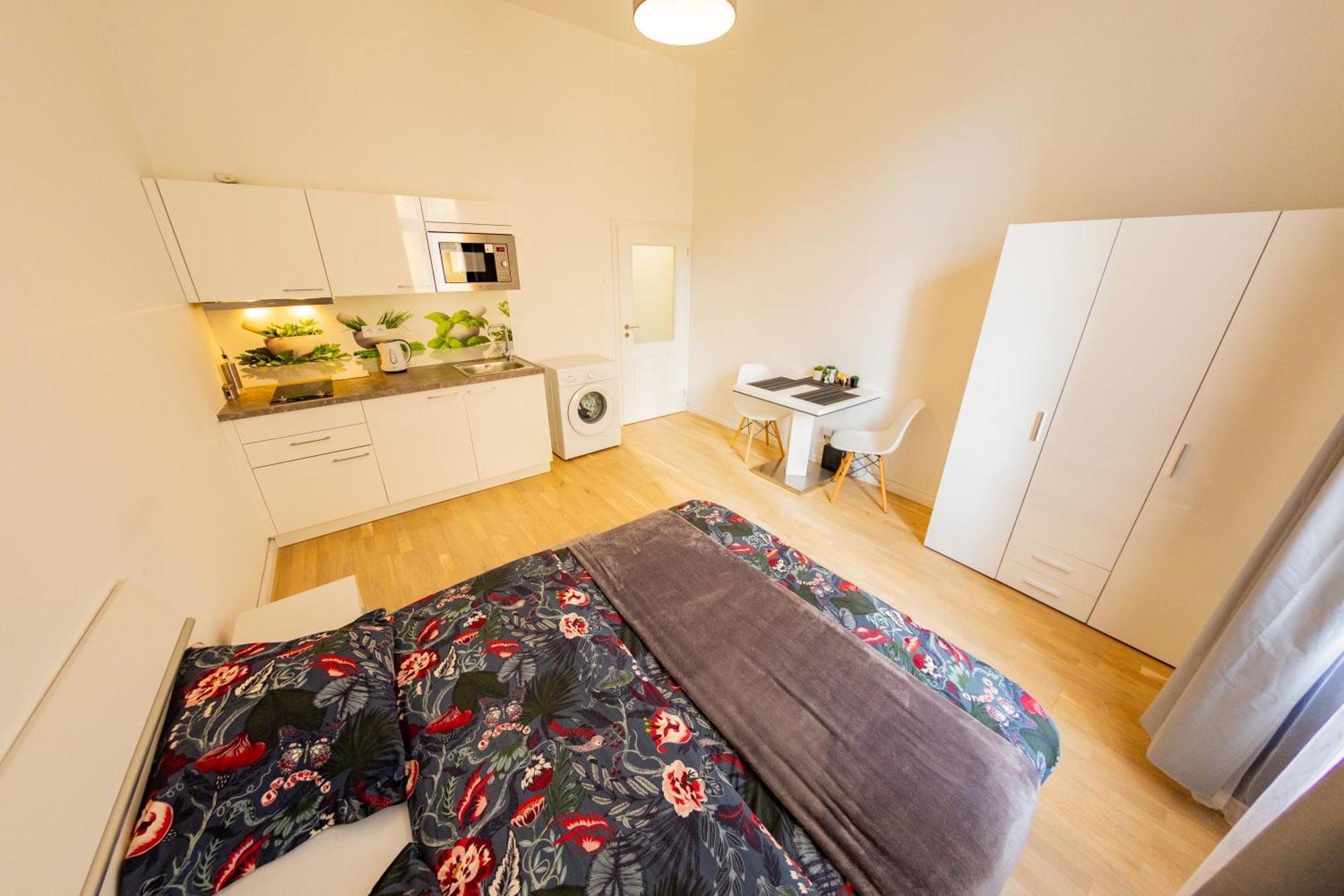 Wenceslas Square Apartment Прага Екстер'єр фото